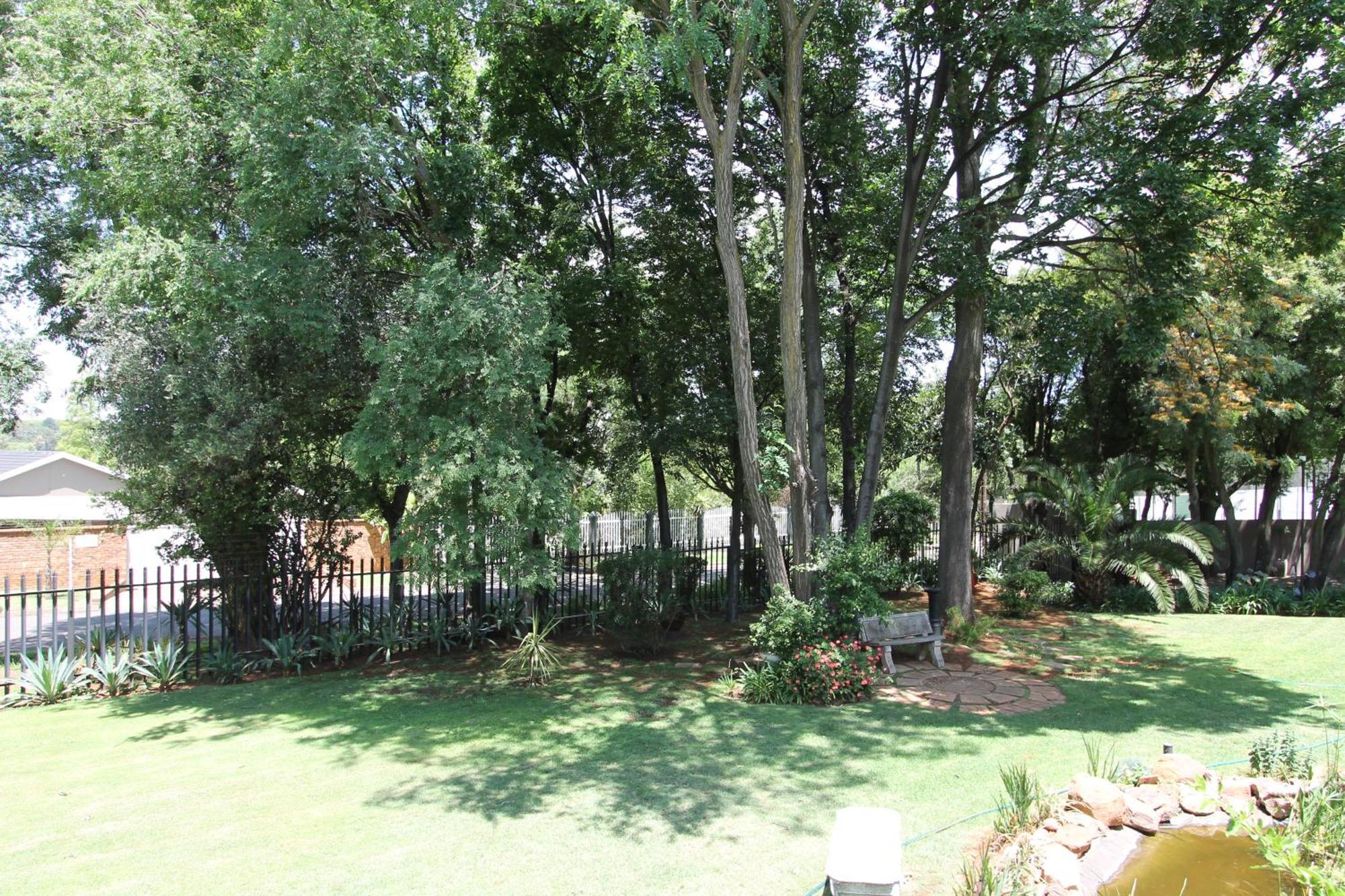 Wild Tree Lodge Benoni Exteriör bild